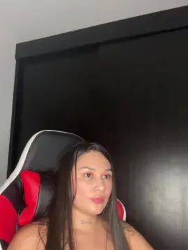 KYLIE_PREGNAT