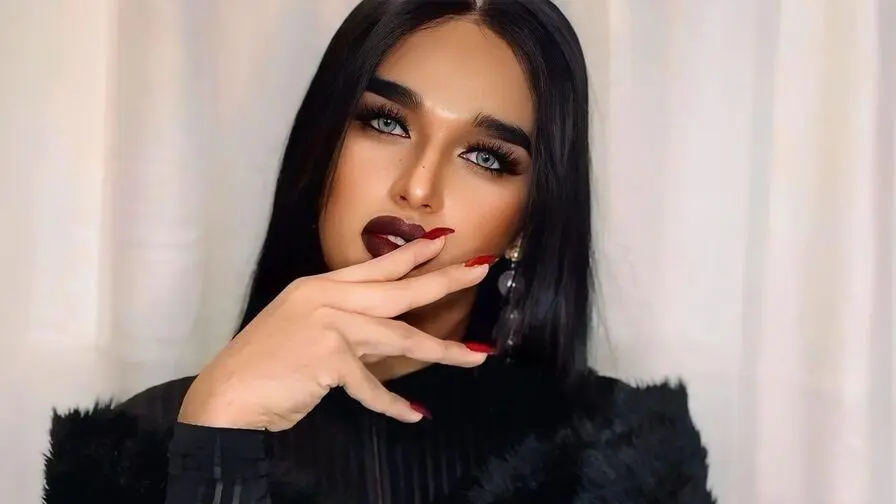 DominantLatina