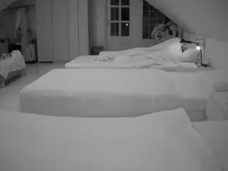 Camsoda Sex Cam of voyeurcam-julmodels-bed-3