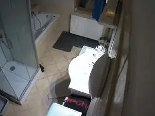voyeurcam-julmodels-bath-2nd-2