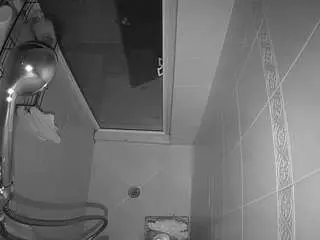 voyeurcam-baileybase-shower