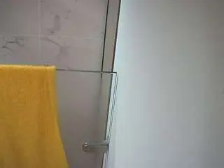 voyeurcam-casa-salsa-bathroom-7