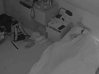 voyeurcam-julmodels-bed-7