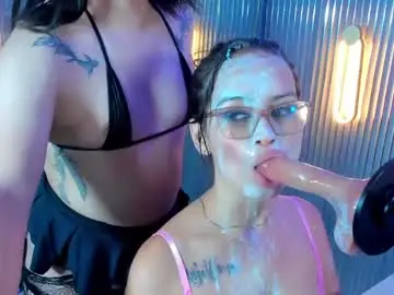 Chaturbate Live Sex Cam of vicky_hot_x
