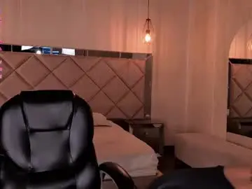 charlottecox_