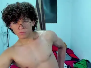 Chaturbate Best live sex cam show of tom_blue10