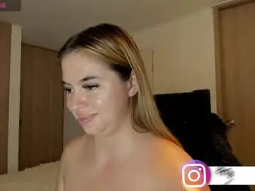 Chaturbate Live Sex Cam of mariadanielasanchez