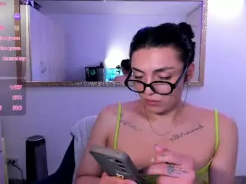 Chaturbate Live Sex Cam of _ericavanderhill_