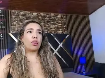 Chaturbate Live Sex Cam of marie_hss