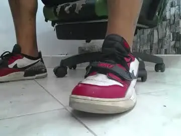 Chaturbate Live Porn of srfindomfeet_