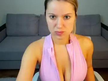 shakira_lux