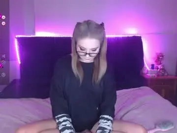 Chaturbate Adult Video Chat of shysweetrish