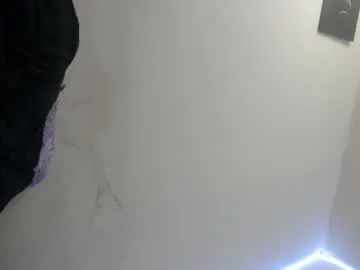 Chaturbate Live Sex Cam of briana_h