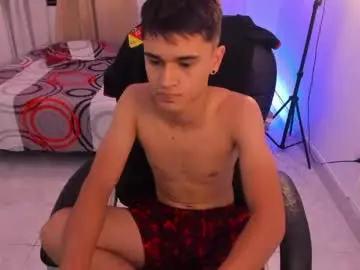 Chaturbate Free Live Porn of aron_boyy