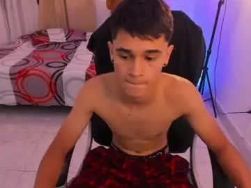 Chaturbate Free Live Porn of aron_boyy