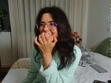 Chaturbate Sex Cam of adelina_shine