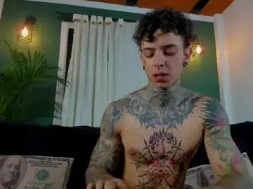Chaturbate Free Live Porn of aron_ford