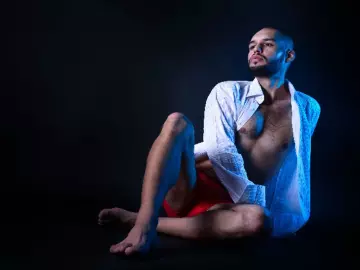 Imlive Live Sex of GuesssWhoo24