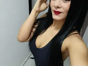 Lindsay_Lou