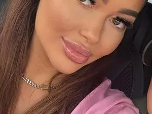 Myfreecams Free Porn Cam of Selenna_Sky