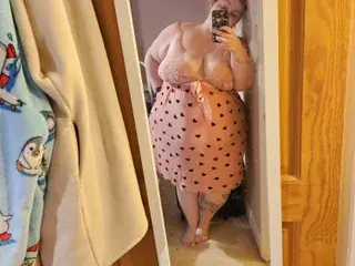 Streamate Nude Webcam of BBWgoddess34