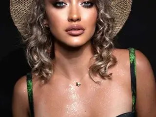 BellaaRoseeX