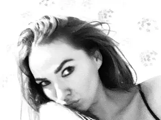 Streamate Live Porn of Qtpetite25