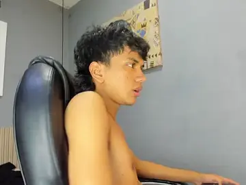 Stripchat Adult Webcam of markbowie