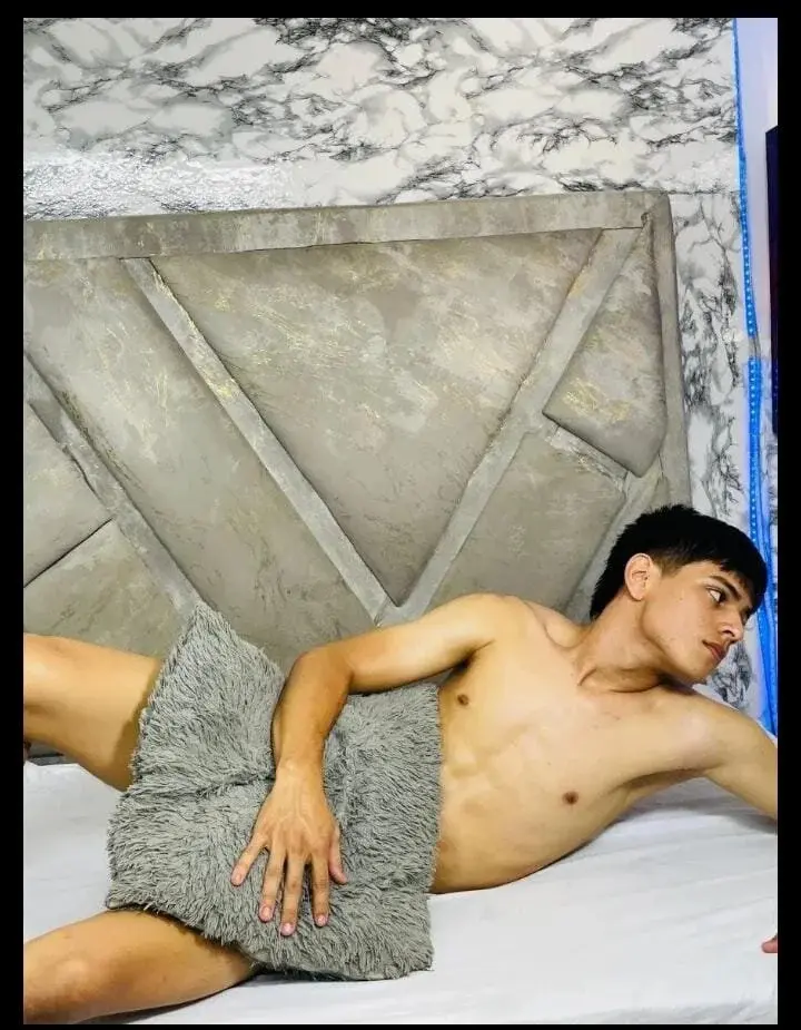 Logan_Jhonson19