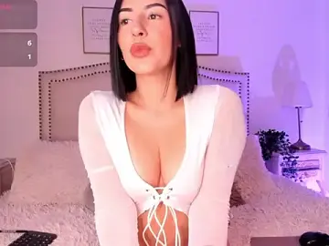 Stripchat Sex Cam of Bella_ev