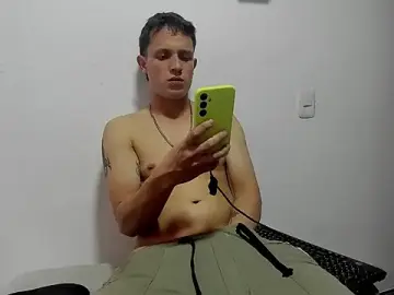Stripchat Live Sex Cam of RyanHorseman