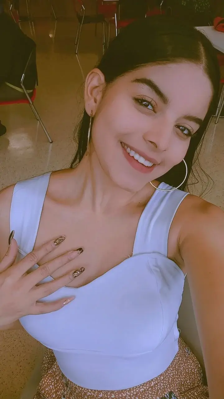 Isabela_cameron_vn