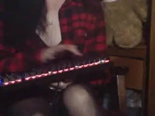 1KinkyBrunette